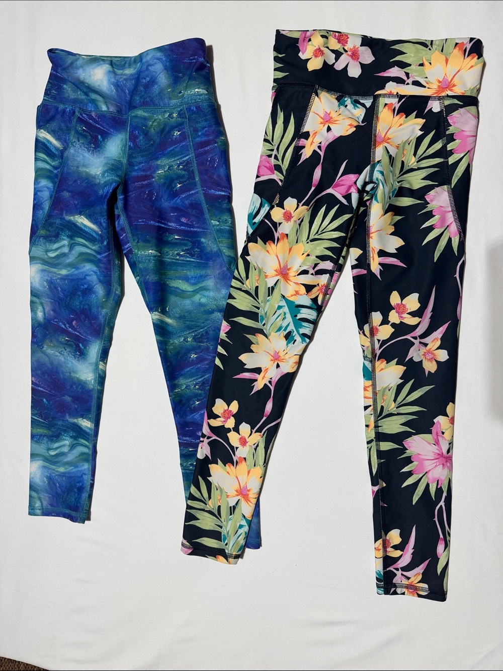 Old Navy Girls' Blue Swirl & Black Floral Active Leggings - 2 Pack
